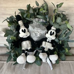Mickey and Minnie Mouse 100 Years Steamboat Willie